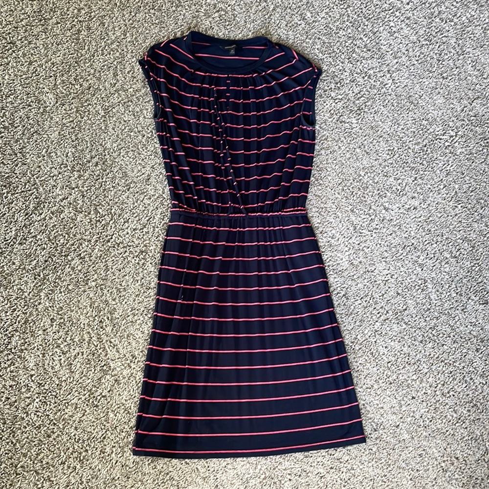 Woman’s short sleeve dress